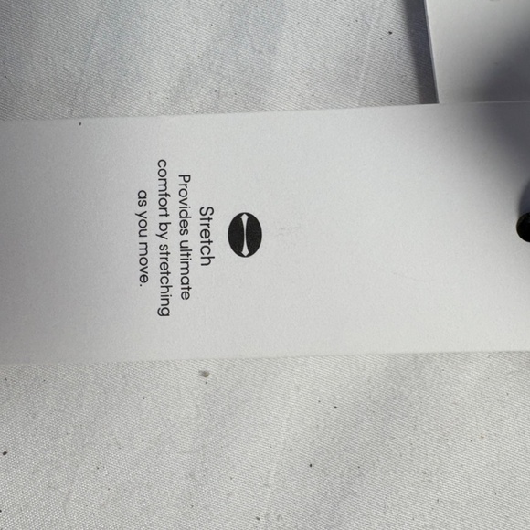 Calvin Klein Performance Pullover - 98% Polyester, 2% Spandex - Picture 4 of 6